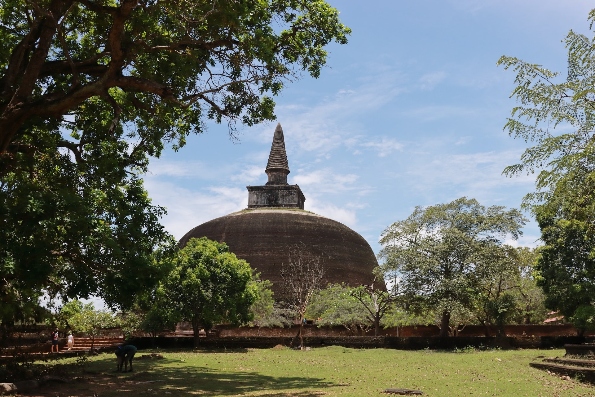 USP Lanka Tours - Travel To Polonnaruwa Sri Lanka